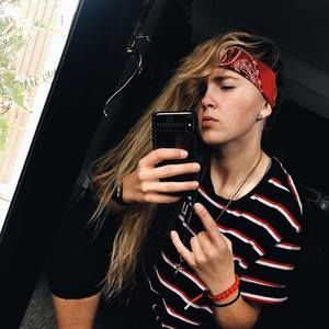 Meet your Posher, Mackenzie